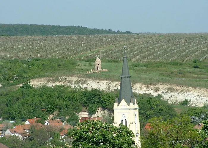 Nyerges Lovasudvar